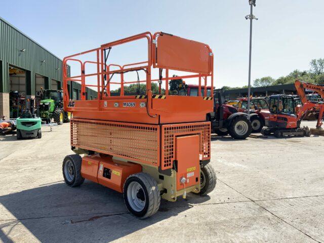 JLG M4069 Scissor Lift (ST20590)