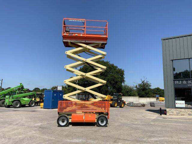 JLG M4069 Scissor Lift (ST20590)