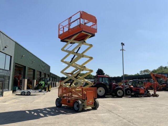 JLG M4069 Scissor Lift (ST20590)