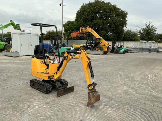 JCB 8008 CTS Digger (ST20863)