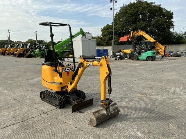 JCB 8008 CTS Digger (ST20864)