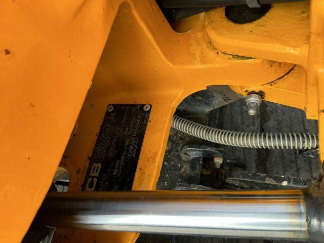 JCB 8008 CTS Digger (ST20864)