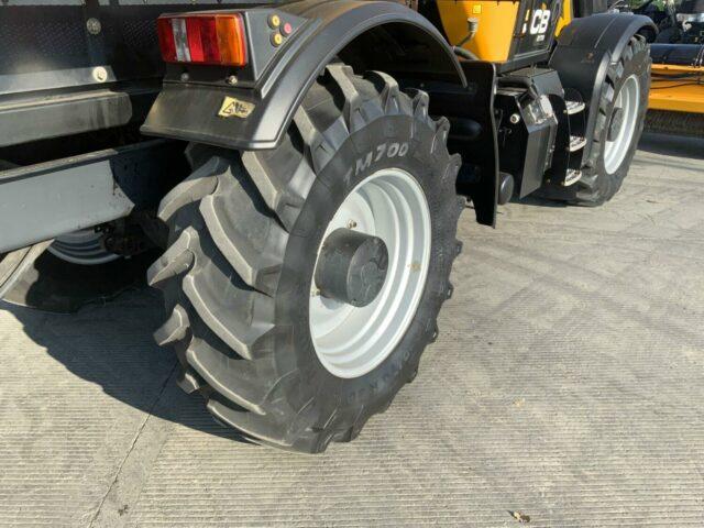 JCB HMV 2170 Fastrac Airport Runway Broom (ST15913)