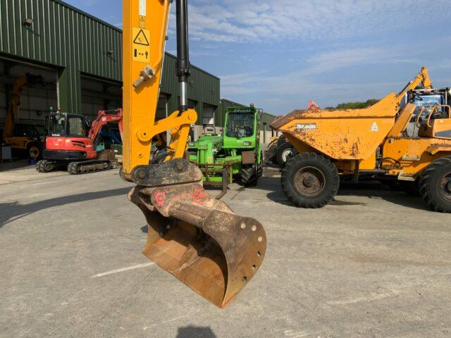 JCB 140X LC Digger (ST20797)