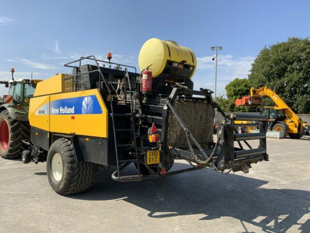 New Holland BB960A Square Baler