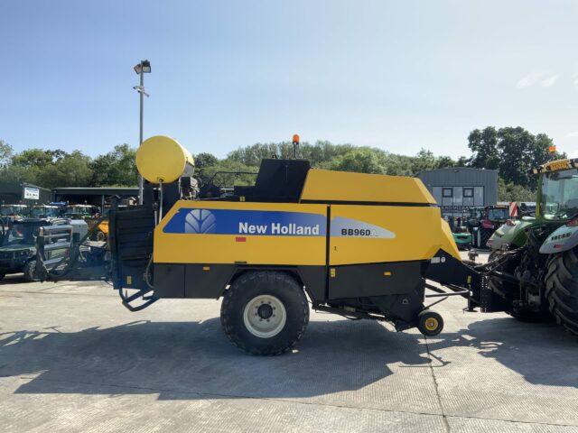 New Holland BB960A Square Baler