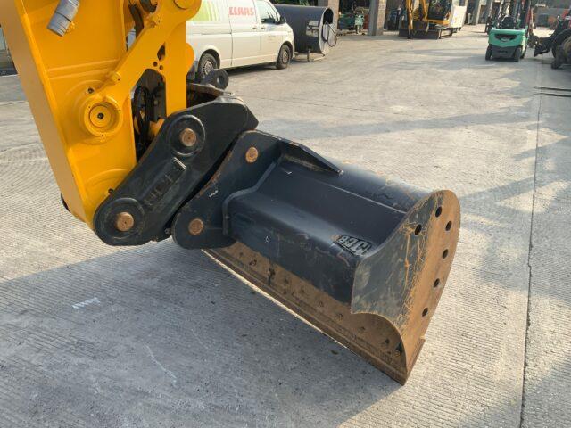 JCB 220X LC Digger (ST21054)