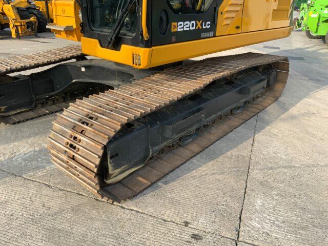 JCB 220X LC Digger (ST21054)