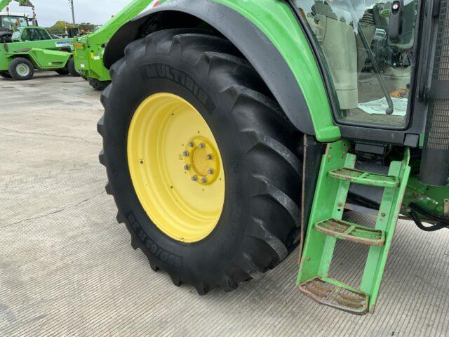 John Deere 6534 Premium Tractor (ST21039)