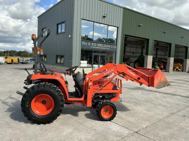 Kubota STV40 Compact Tractor (ST20944)