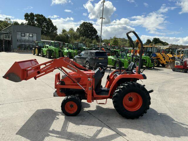 Kubota STV40 Compact Tractor (ST20944)