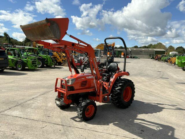 Kubota STV40 Compact Tractor (ST20944)