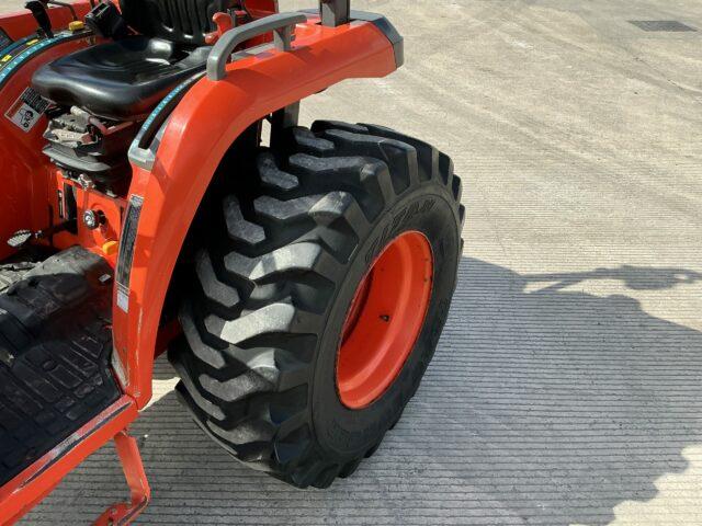 Kubota STV40 Compact Tractor (ST20944)