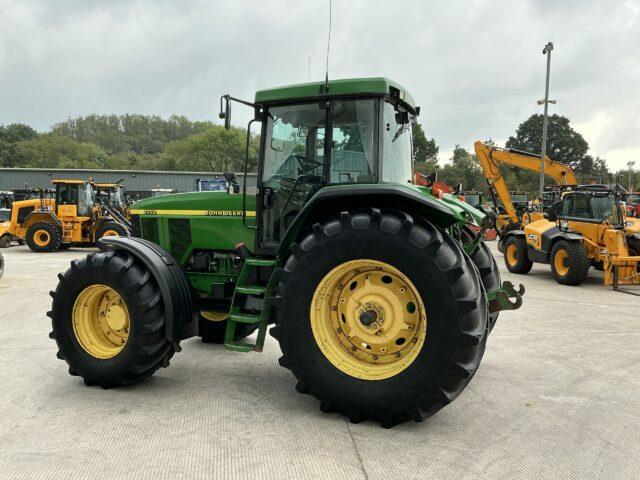 John Deere 7710 Tractor (ST21061)