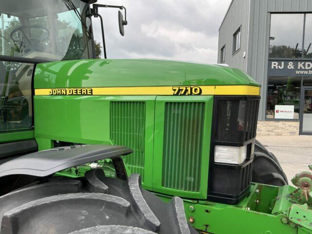 John Deere 7710 Tractor (ST21061)