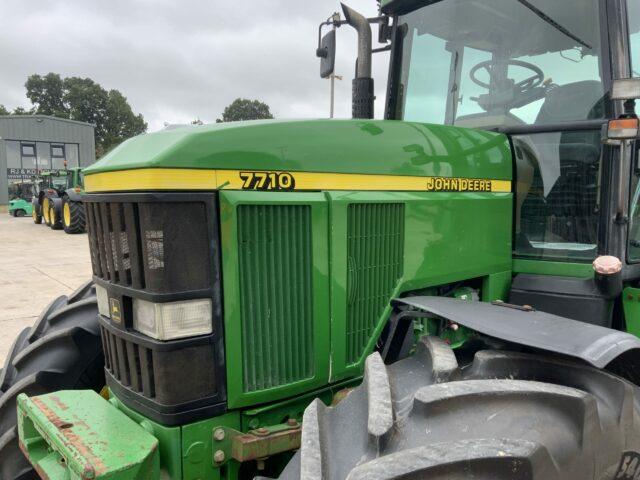 John Deere 7710 Tractor (ST20617)