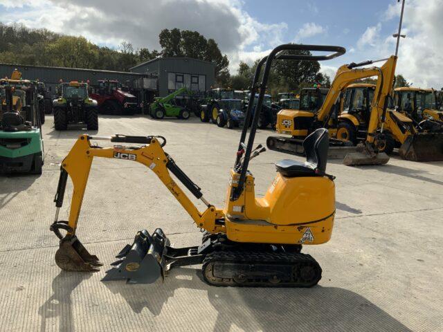 JCB 8008 CTS Digger (ST21314)