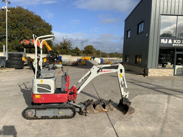 Takeuchi TB210R Micro Digger (ST21419)