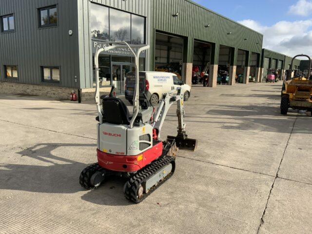 Takeuchi TB210R Micro Digger (ST21419)