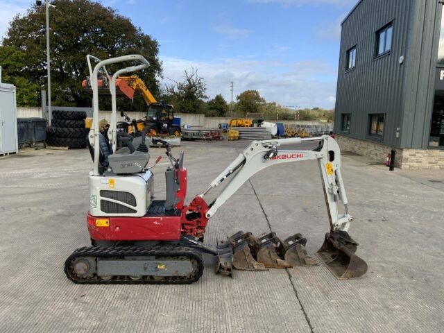 Takeuchi TB210R Micro Digger (ST21419)