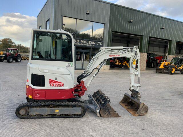 Takeuchi TB325R Digger