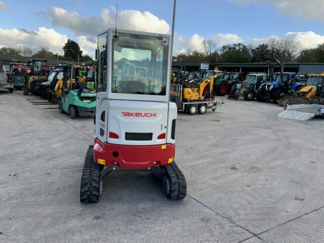 Takeuchi TB325R Digger