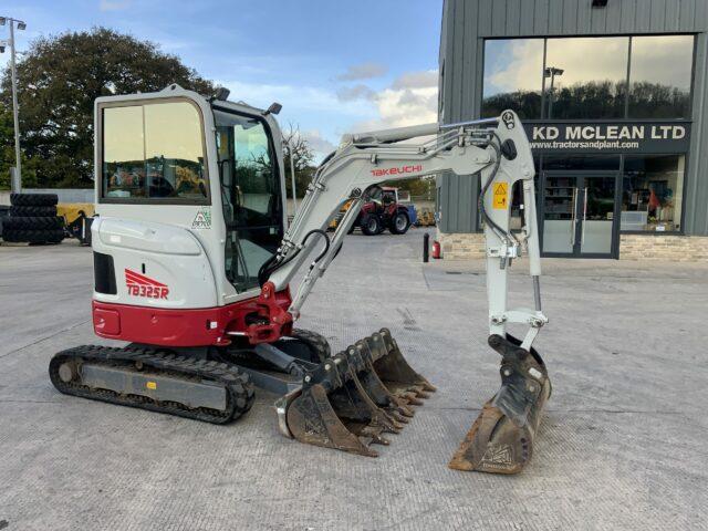 Takeuchi TB325R Digger