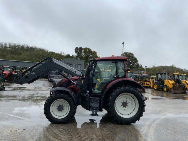 Valtra N124 Hi Tech Tractor (ST21242)