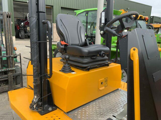 JCB 3 Tonne Swivel Tip Electric