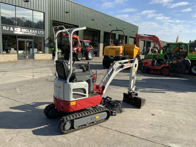 Takeuchi TB210R Micro Digger (ST21393)