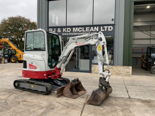 Takeuchi TB325R Digger (ST21401)