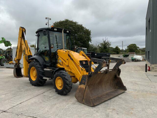 JCB 3CX Wheeled Digger (ST21154)