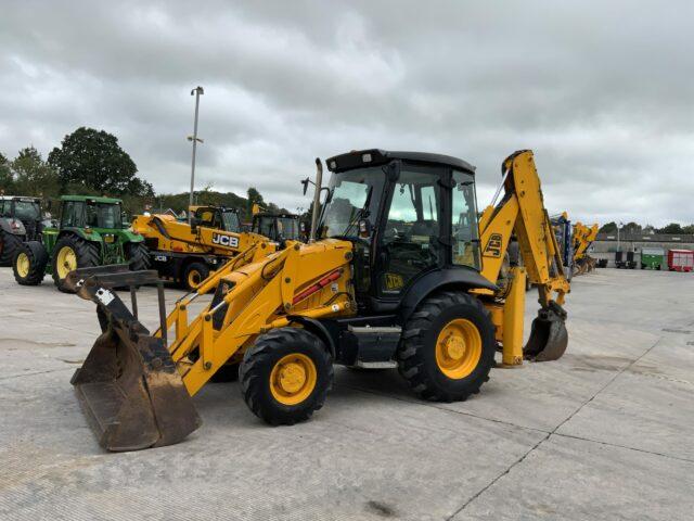 JCB 3CX Wheeled Digger (ST21154)