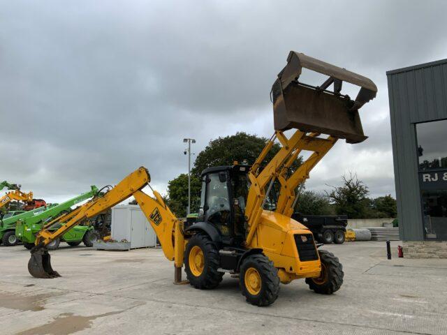 JCB 3CX Wheeled Digger (ST21154)