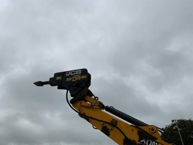 JCB 2CX Street Master Digger (ST21214)