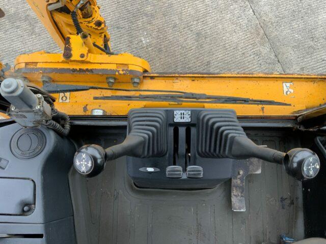 JCB 2CX Street Master Digger (ST21214)