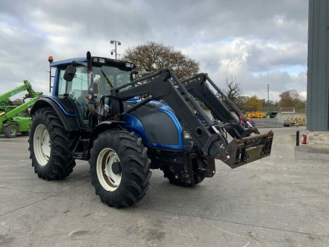 Valtra T121 Tractor (ST21570)