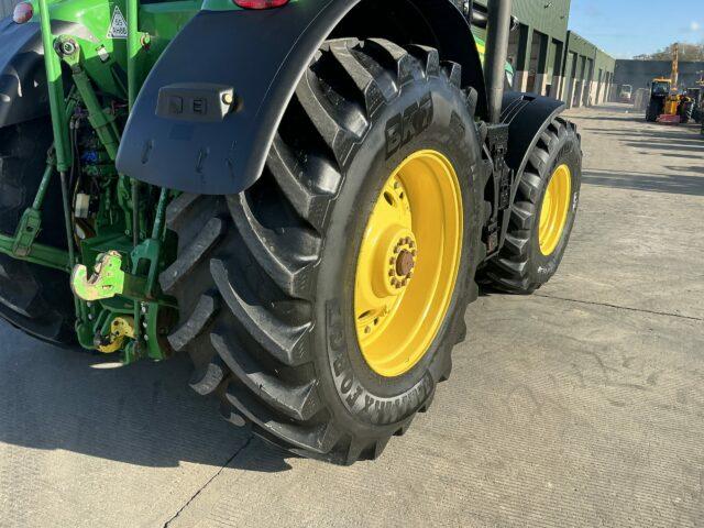 John Deere 7290R Tractor (ST21536)