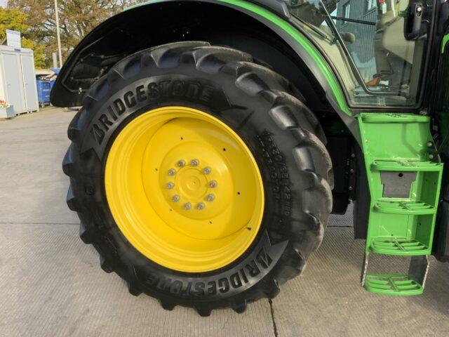 John Deere 6215R Tractor (ST21410)