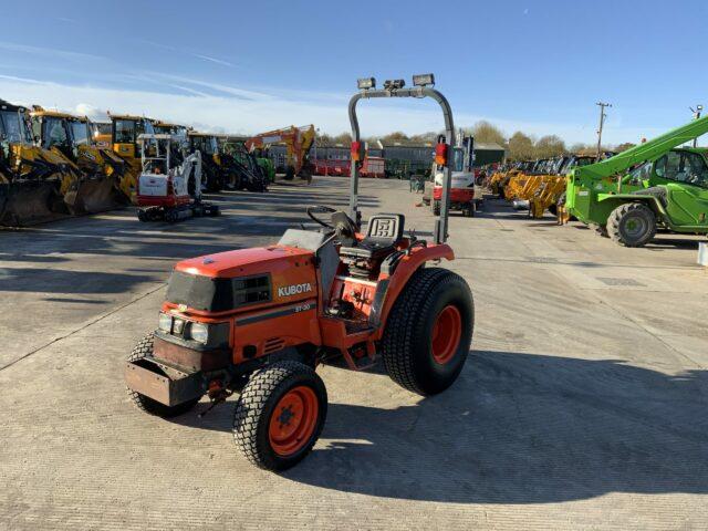 Kubota ST30 Compact Tractor (ST21668)