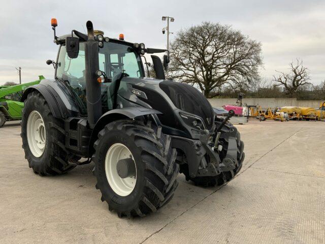 Valtra T234 Versu Tractor (ST21722)