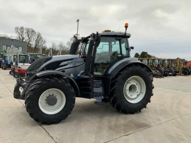 Valtra T234 Versu Tractor (ST21722)