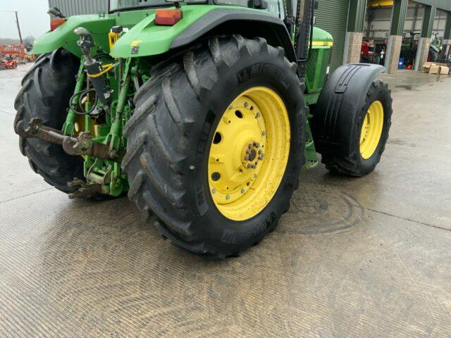 John Deere 7810 Tractor (ST21851)