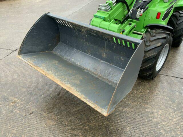 Avant 860i Compact Telescopic Loading Shovel (ST21513)