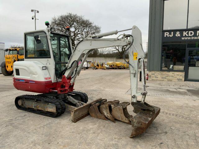 Takeuchi TB230 Digger (ST21854)