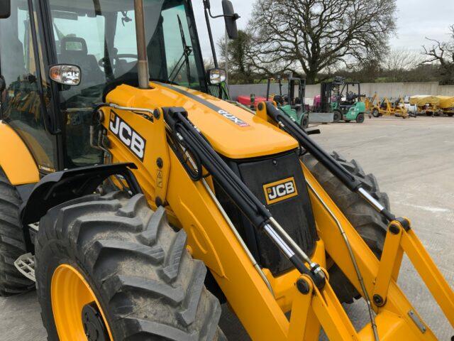 JCB 4CX Sitemaster Pro Wheeled Digger (ST21882)