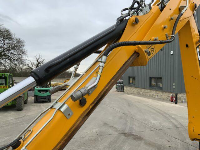 JCB 4CX Sitemaster Pro Wheeled Digger (ST21882)