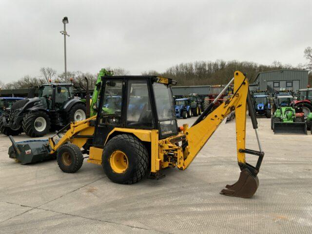 Lewis Badger Wheeled Digger