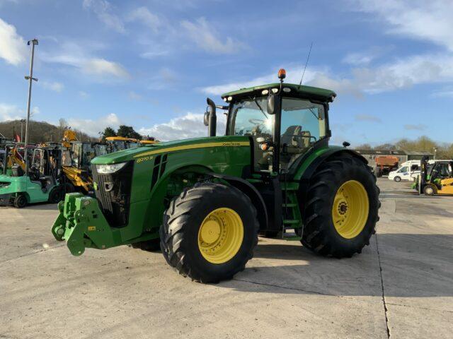 John Deere 8270R Tractor (ST21773)