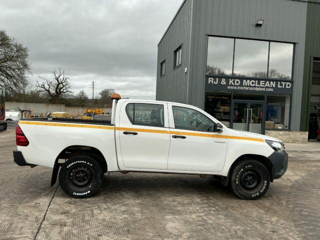 Toyota Hilux Double Cab Pickup